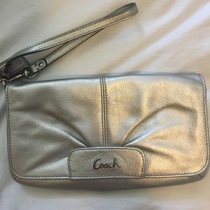 Coach wristlet large - silver